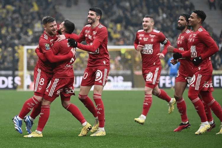 kaiyun sports-法甲赛前走向成谜，休斯敦火箭豪取连胜，态度坚定，控场能力受关注(法甲最新战况)